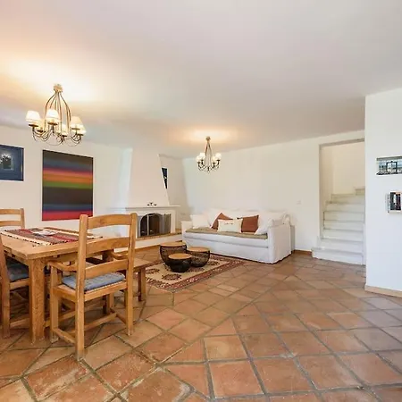 Villa Padma, Paros Angairia