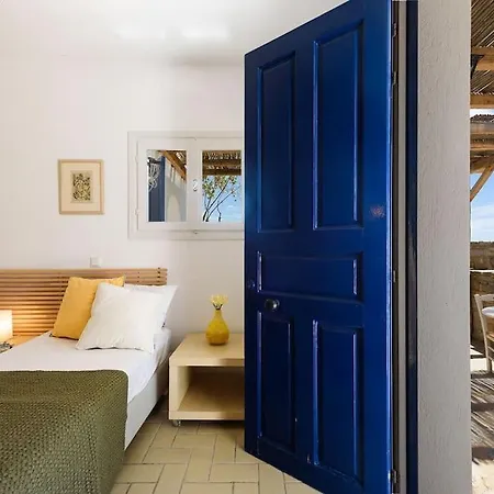 Padma, Paros Villa