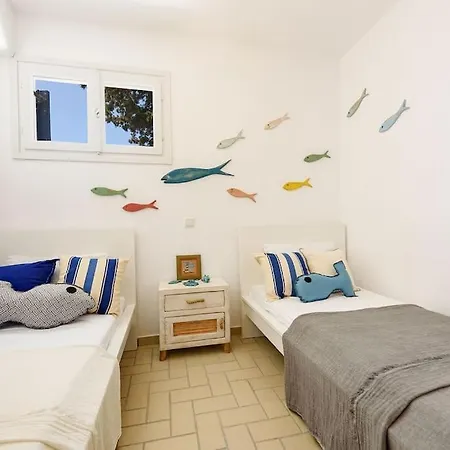Padma, Paros Villa Angairia