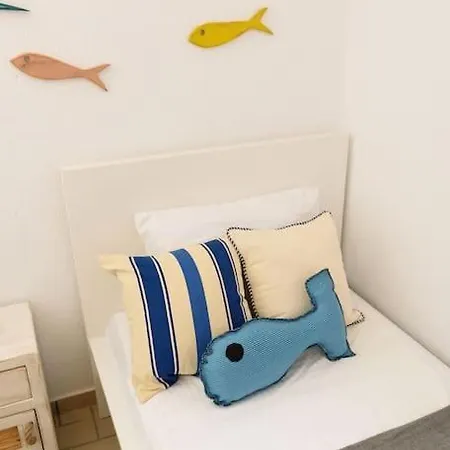 Padma, Paros Angairia