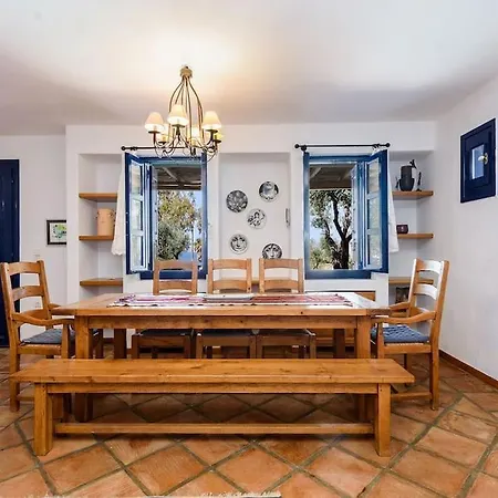 Padma, Paros * Angairia