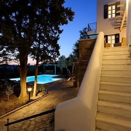 Padma, Paros Villa