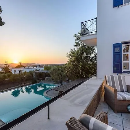 Villa Padma, Paros Angairia
