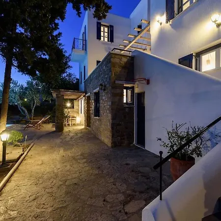 Padma, Paros Villa