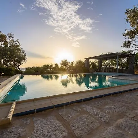 Villa Padma, Paros Angairia